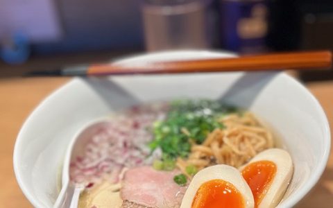 孫とラーメン、至福のとき 孫とラーメン、至福のとき